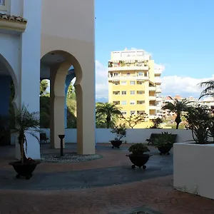 puerto-blanco-estepona.es-andalucia.com/